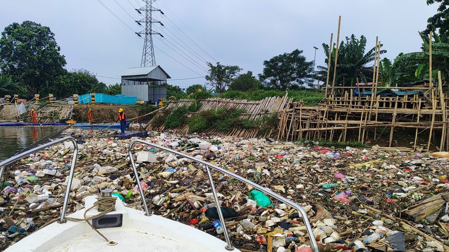river plastic, river pollution, plastic pollution, river trash, interceptor
