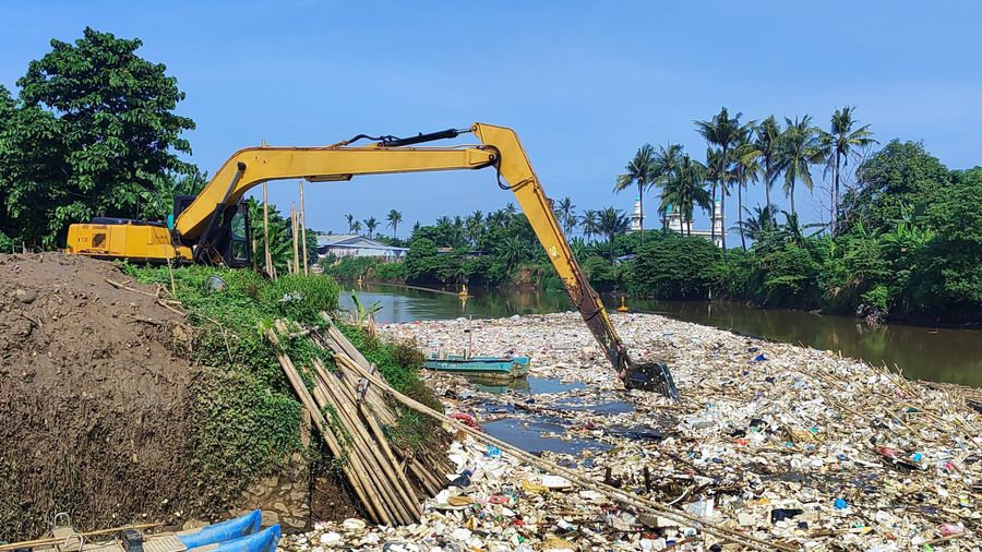 river plastic, river pollution, plastic pollution, river trash, interceptor